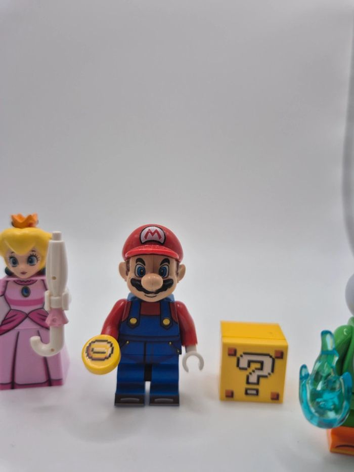 Figurines type lego Mario Princesse Peach Luigi Toad et Yoshi / Super Mario - photo numéro 5
