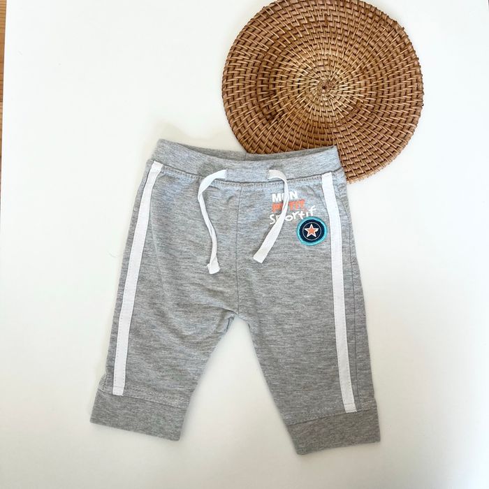 Lot 2 joggings 3 mois - photo numéro 4