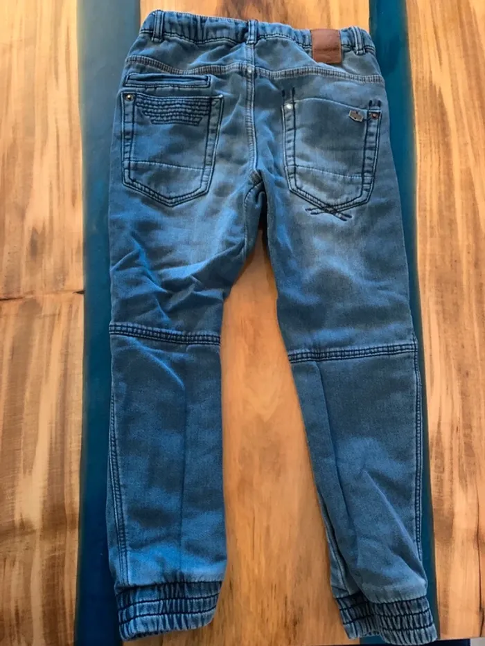 Jean Jogger Zara taille 7 ans - photo numéro 5