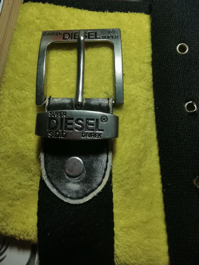 Centure Diesel taille 148 cm en bon etat - photo numéro 2