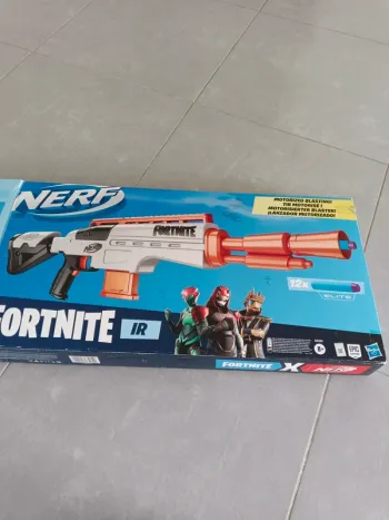Nerf Fortnite boite complète 12 munitions