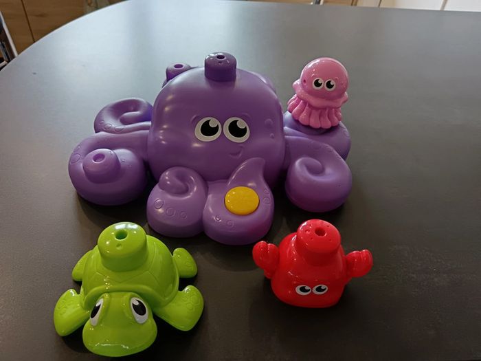 Pieuvre jet d'eau. - photo numéro 2