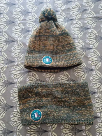 Ensemble bonnet et tour de cou