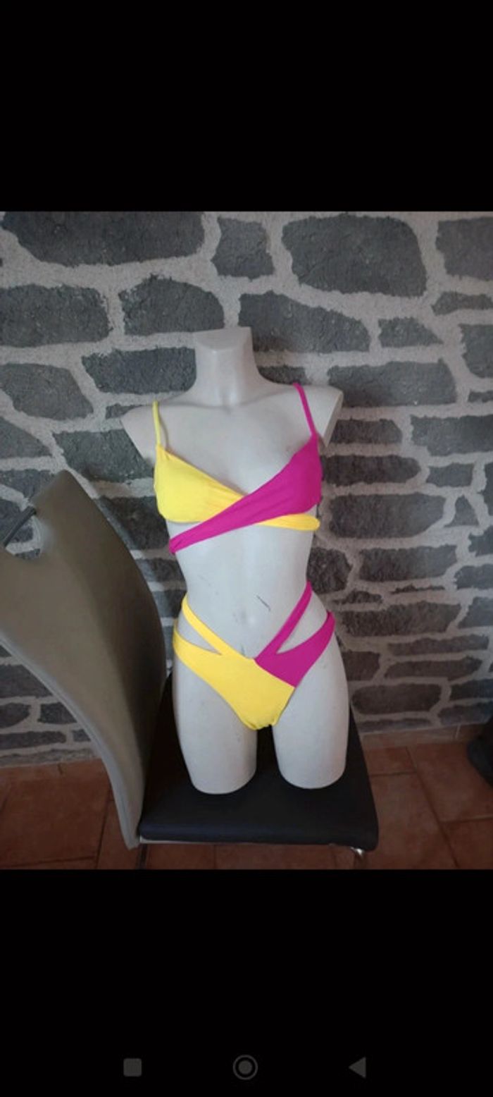 Bikini neuf taille M dispo en S L XL