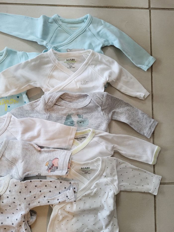 Lot de vêtements naissance - photo numéro 2