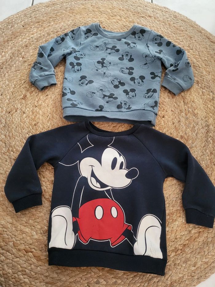 2 pulls Mickey