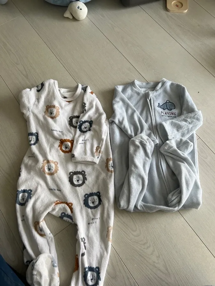 Lot 2 pyjamas