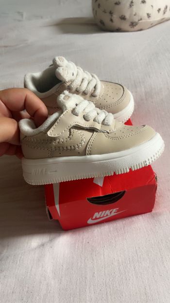 Nike bébé neuve