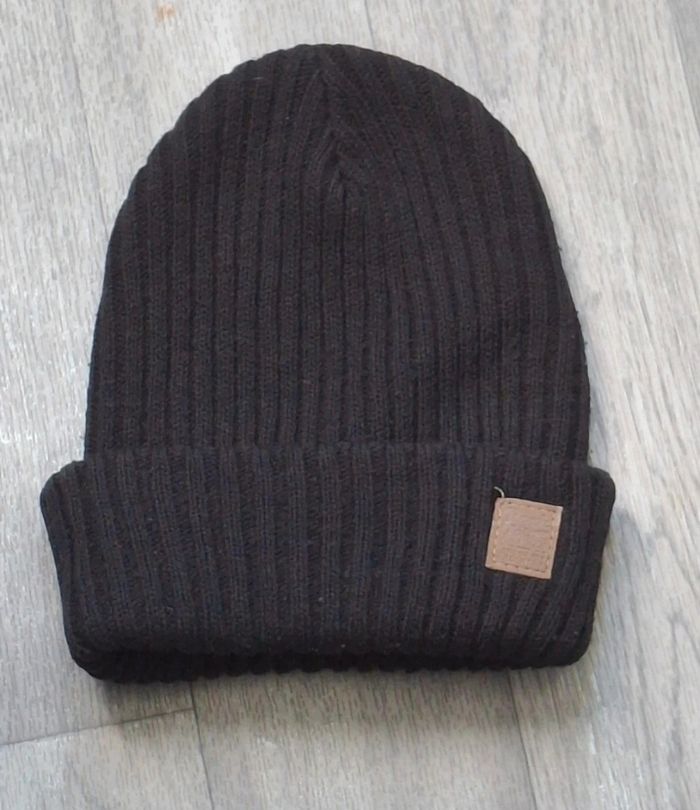 Bonnet noir tricoté - photo numéro 2
