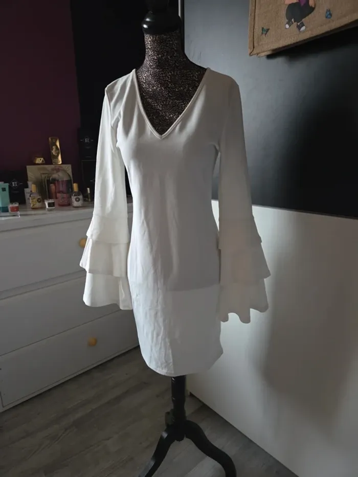 Robe de chez Eigt Paris Neuve en taille M - photo numéro 4