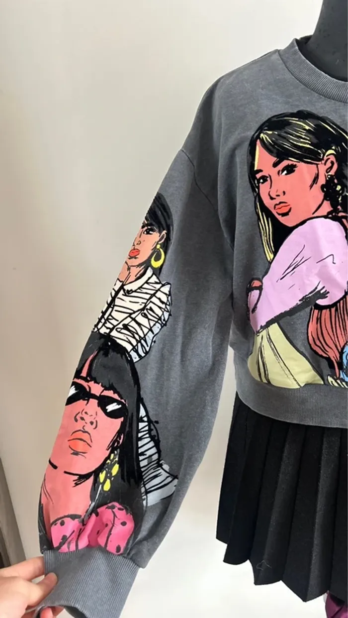 Haut imprimé cartoon gris - photo numéro 2