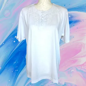 Tee-shirt brodé chic  🚺