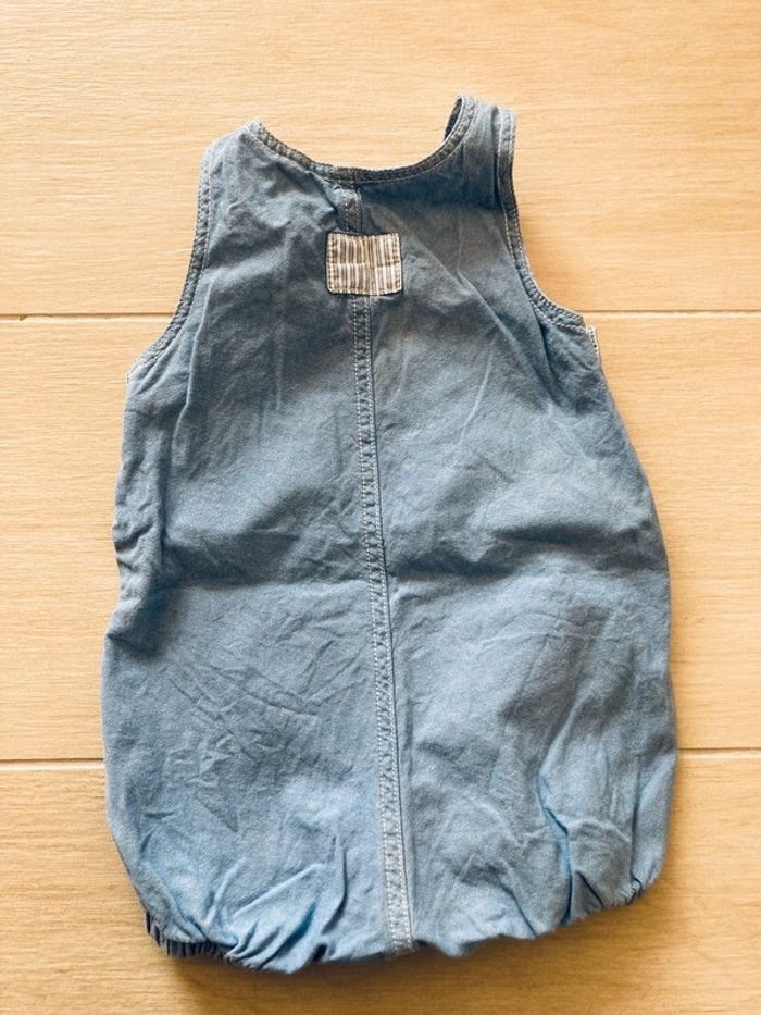 Salopette short en jeans h&m 1 mois/ 2 mois - photo numéro 2