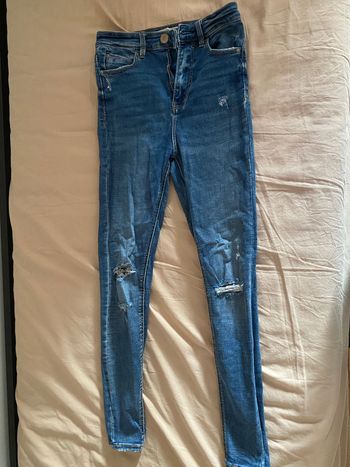 Jean skinny a trous