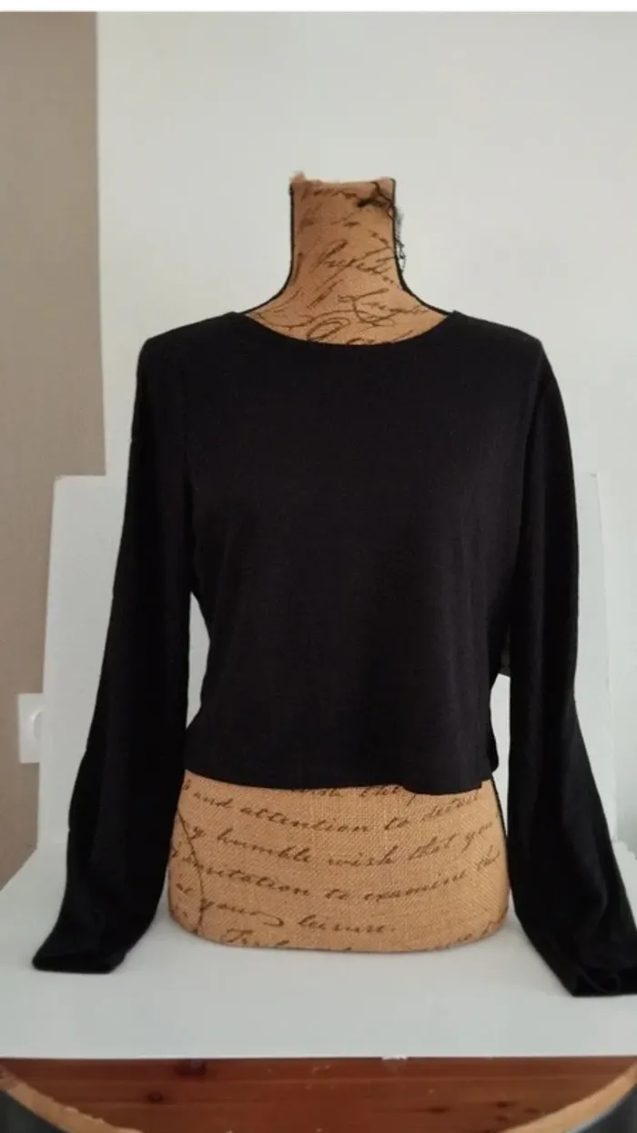 Top haut Tee shirt court noir taille xl Ardene