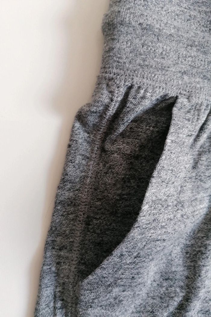 Short court Nike taille M - photo numéro 4