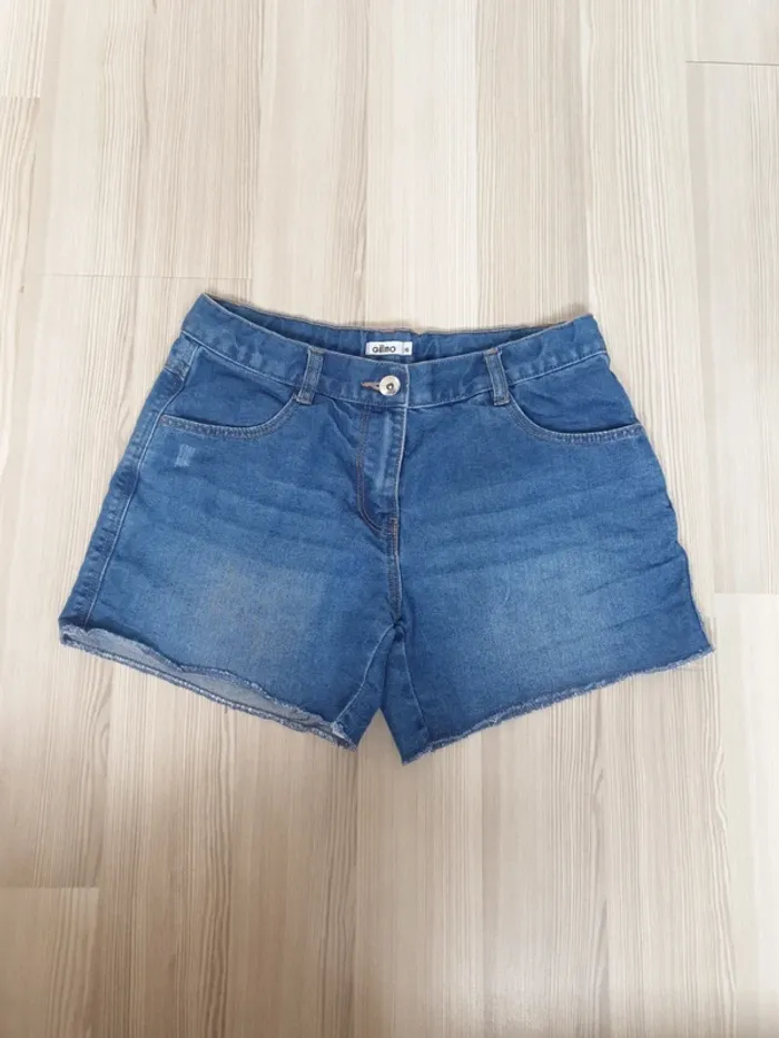 Short fille 16 ans