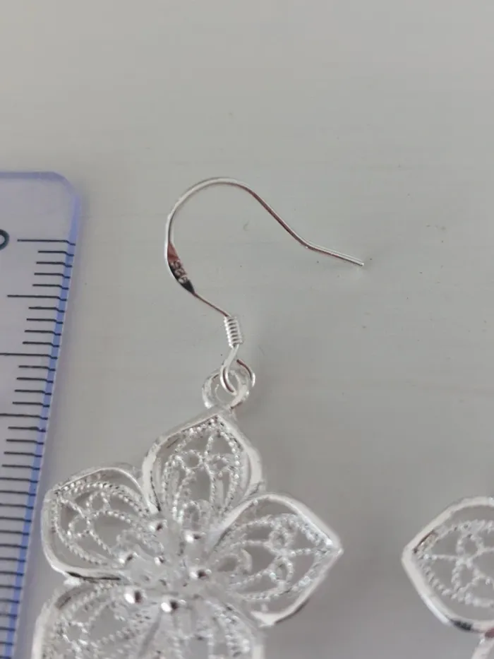 Boucles d'oreilles fleurs argent - photo numéro 3