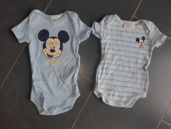 Bodies Mickey manche courtes.