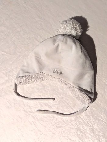 Bonnet Cache Oreilles Crème Pompon Rond Blanc Attache Ficelles Vêtement Accessoire Petits Enfants
