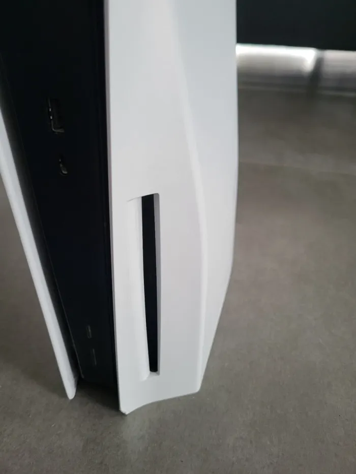PS5 Blanc noir très bon état - photo numéro 3