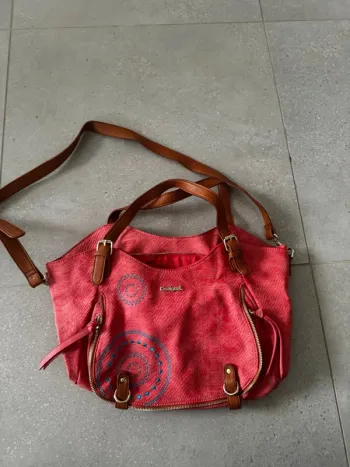 Sac à main et bandoulière rose Desigual, très bon état, 35x30cm