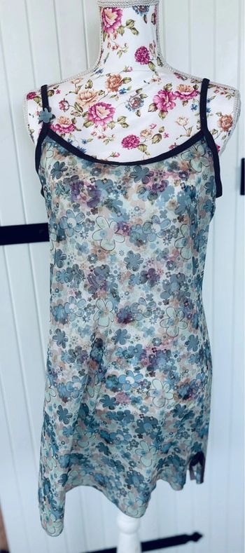 Jolie nuisette voile