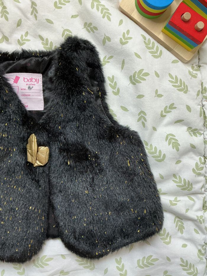 gilet sans manches en fourrure noir à paillettes gémo 18 mois - photo numéro 4