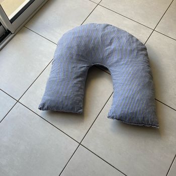 Coussin U pour caler bébé