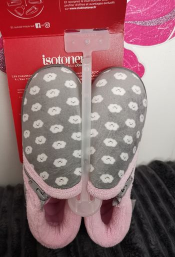 Chaussons Isotoner P27 neufs
