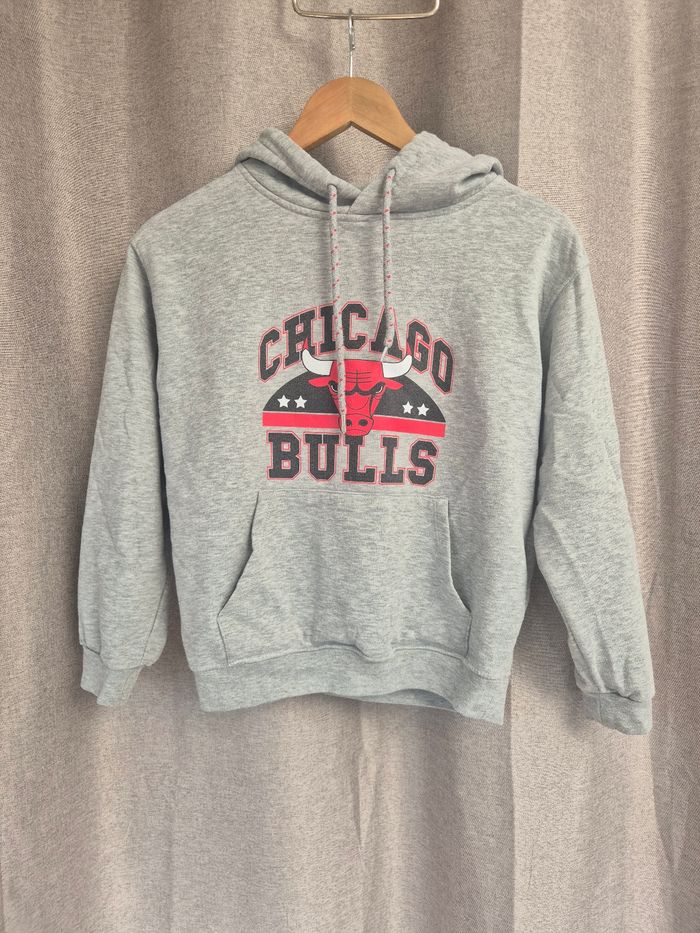 Pull gris à capuche Chicago Bulls Jennyfer Taille XXS - photo numéro 1