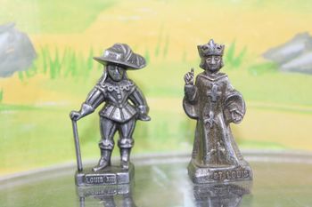 Atlas lot figurines les rois de France