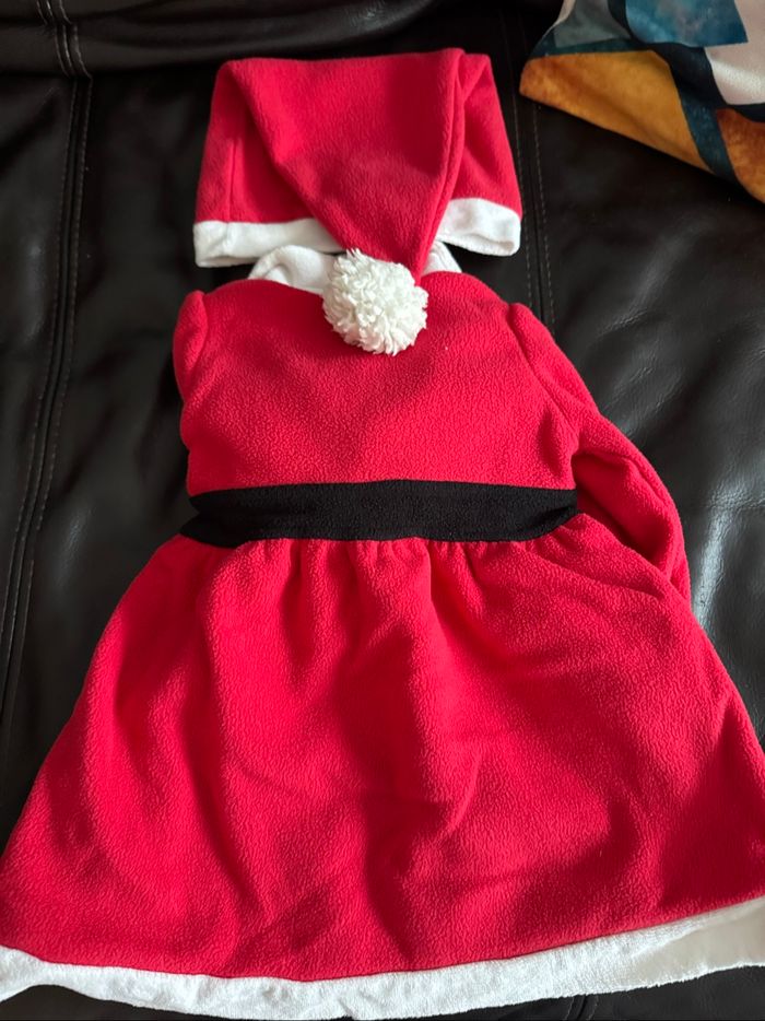 Vêtement Noël 12 mois TBE - photo numéro 2