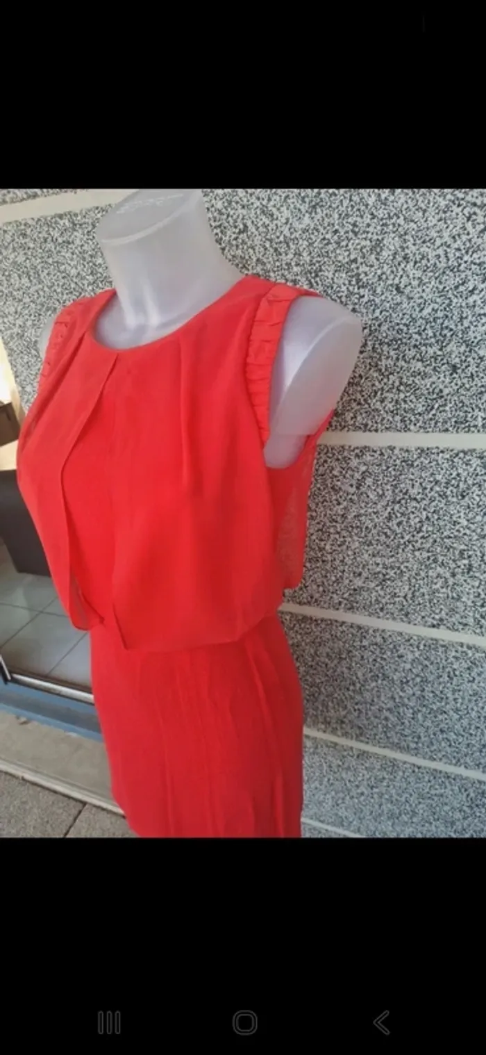 Belle robe sandro taille 36 très bon etat - photo numéro 3