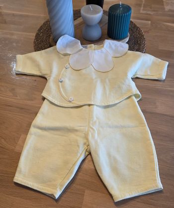 Ensemble jaune 2 pieces 1 mois