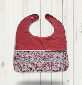 Bavoir classique Création fait main artisanale 