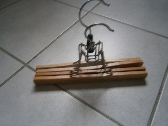 Lot de 2 cintres à pince en bois 25 cm - photo numéro 3