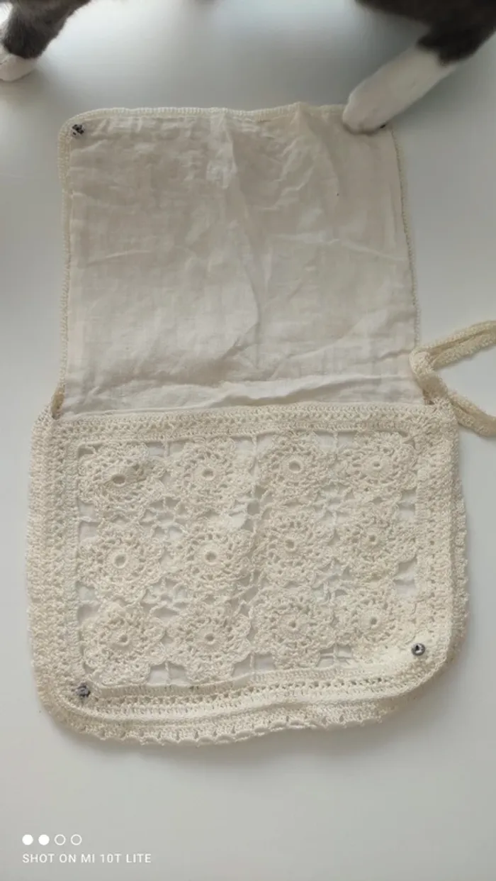 Petit sac dentelle et tissu vintage - photo numéro 3