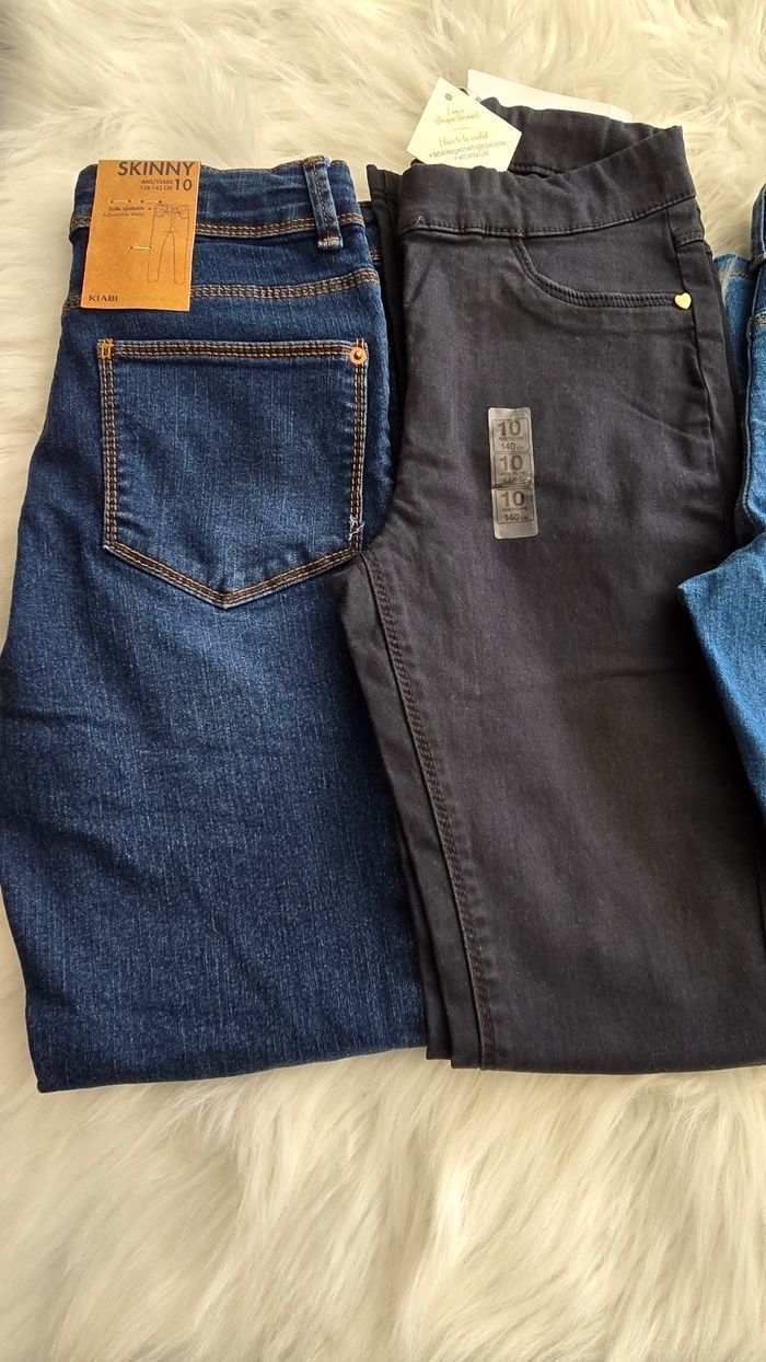 NEUFS (NON PORTÉS)🏷🏷🏷 SUPERBE🤩😍🩷 lot jeans skinny et tregging 10 ans fille 🩷😍🤩 - photo numéro 3
