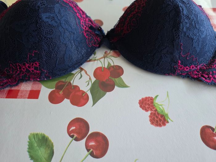 SOUTIEN-GORGE BLEU MARINE/ROSE DENTELLE MARQUE BASIC ONE TAILLE 95C - photo numéro 2