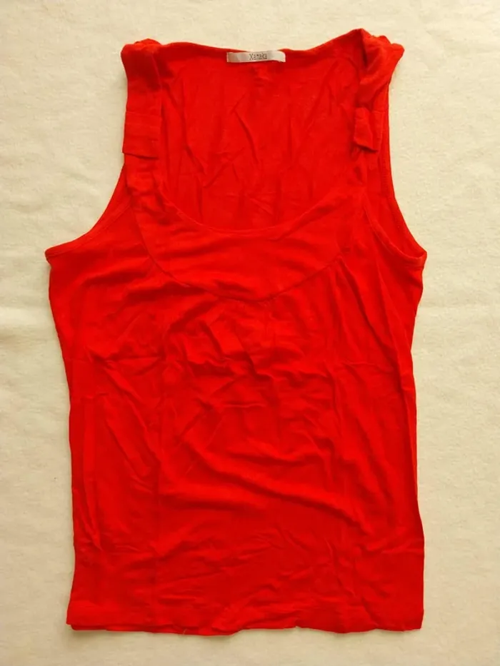 haut rouge T38 - photo numéro 2