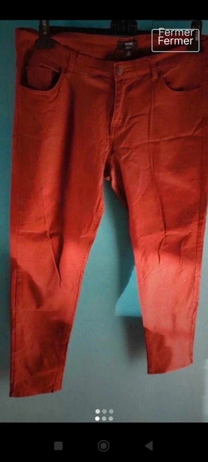 Jean slim fit couleur rouille