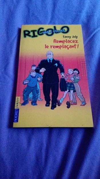 Livre de poche rigolo remplacez le remplaçant