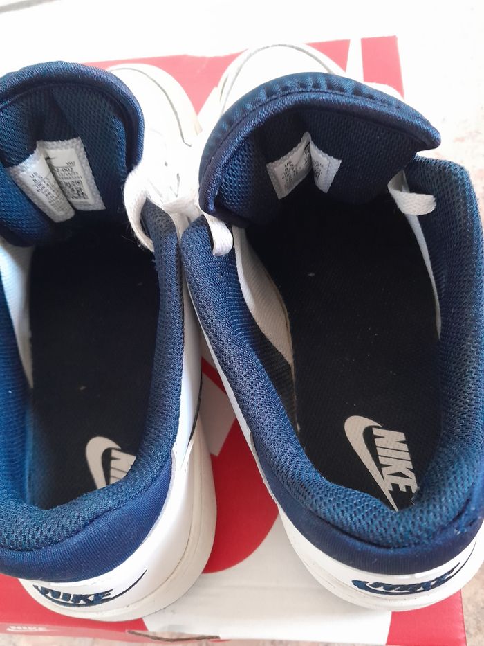 Paire de baskets Nike- Pointure 42 - photo numéro 3