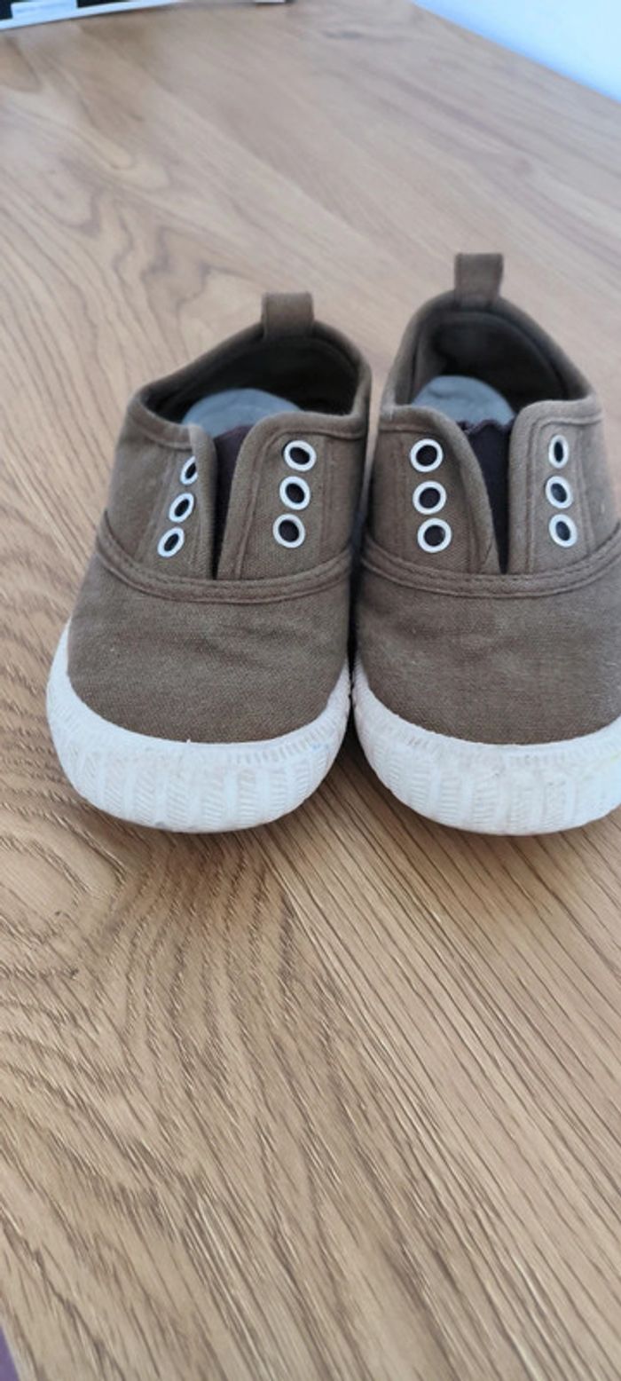 Espadrilles garçon en parfait état - photo numéro 2