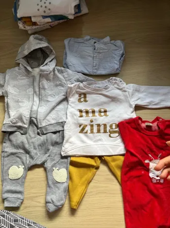 Lot vêtements 9 mois