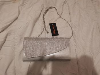 Pochette de soirée argentée neuve étiquetée