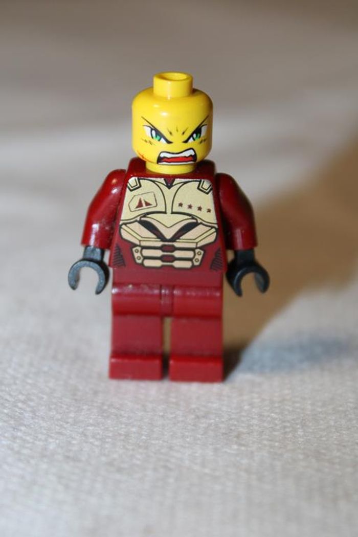 Légo lot personnages exoforce