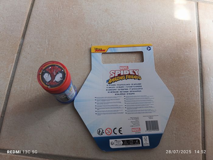 Bulles et stickers Spidey - photo numéro 2