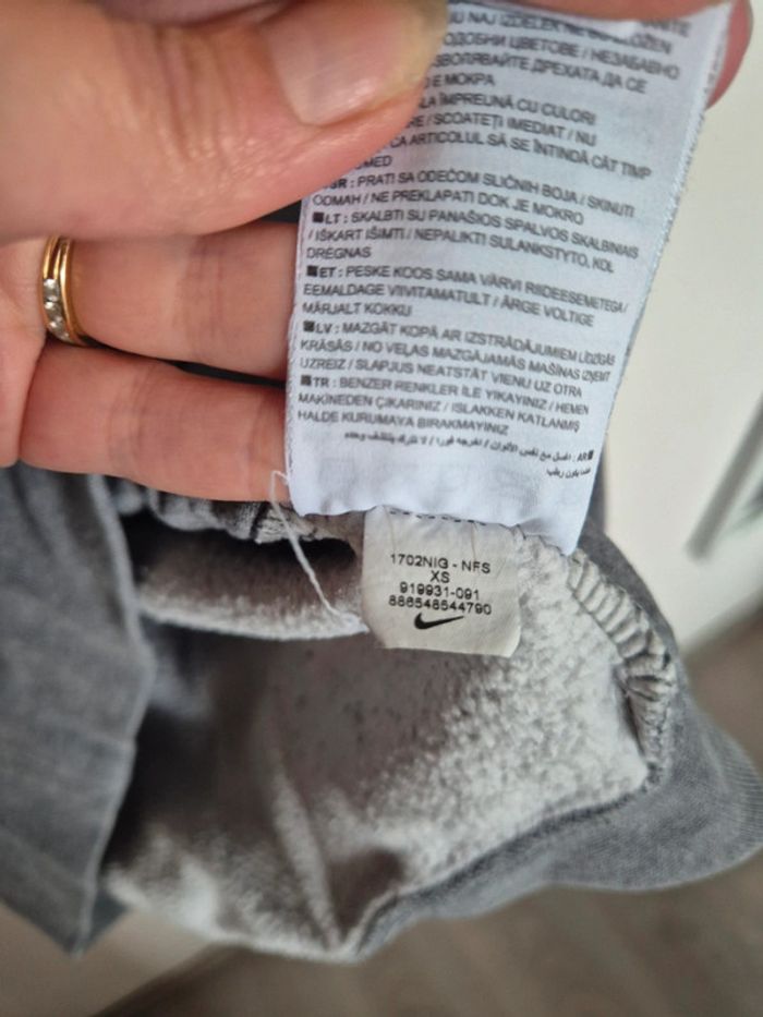 Pull Nike air taille XS - photo numéro 5